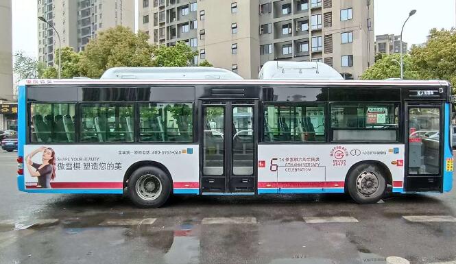 傲雪棋內(nèi)衣公交車(chē)廣告